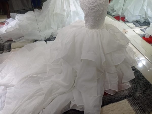 V-Neck Mermaid Wedding dress train